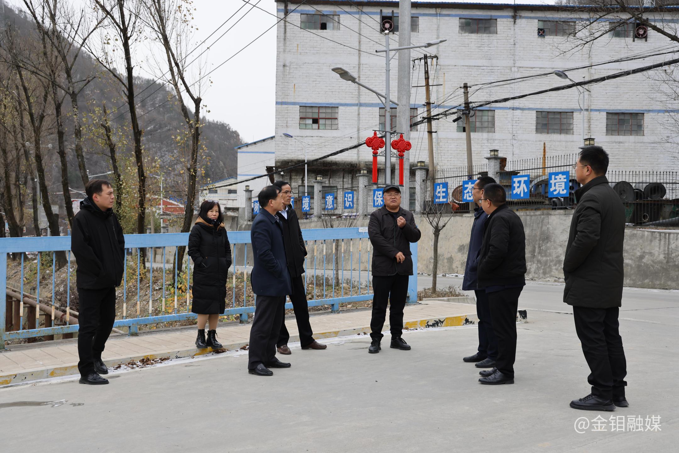 20221206-柳晓峰在金堆城钼矿选矿升级改造现场查看项目进度2.JPG 20221206-柳晓峰在金堆城钼矿选矿升级改造现场查看项目进度2.JPG