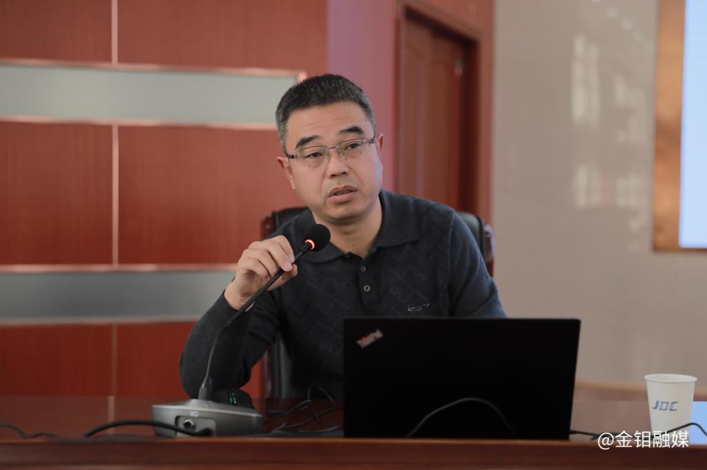 20241220-老师讲解医疗急救相关知识.JPG