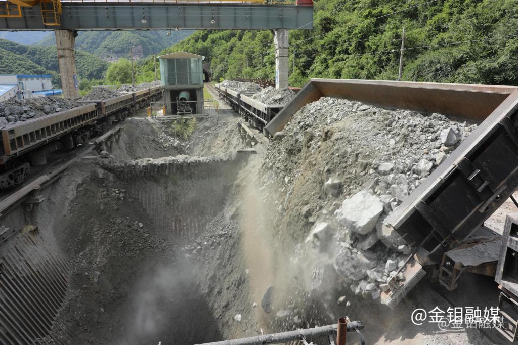 20230510-矿山分公司:做好“破碎、运输”的关键一环 (3).jpg