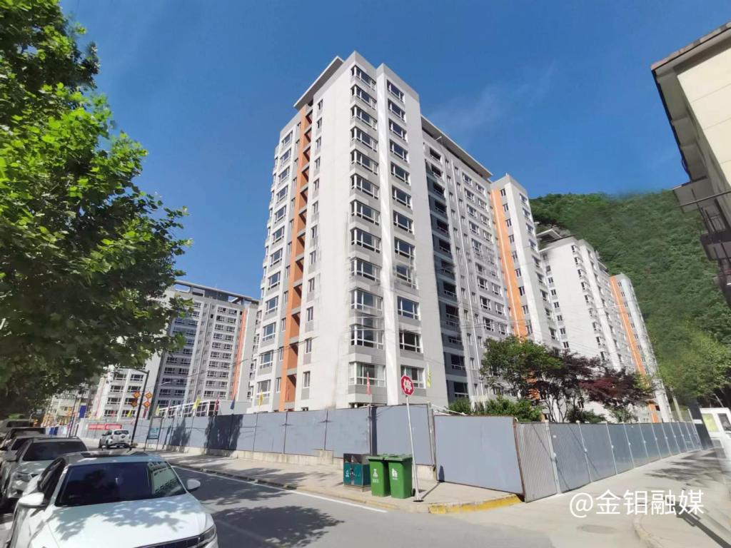 20230818-金堆城棚改项目新建住宅楼拔地而起.jpg