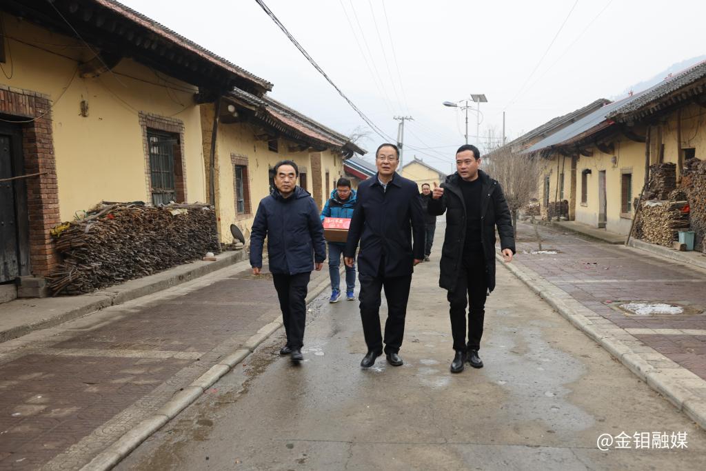 20250124-送暖入村巷,慰问显真情 (1).JPG