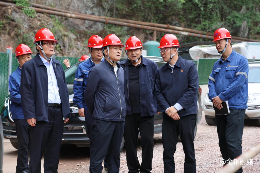 20250602-严平深入矿山一线调研 强调严守安全环保底线 推进精细化科学化管理 (2).JPG