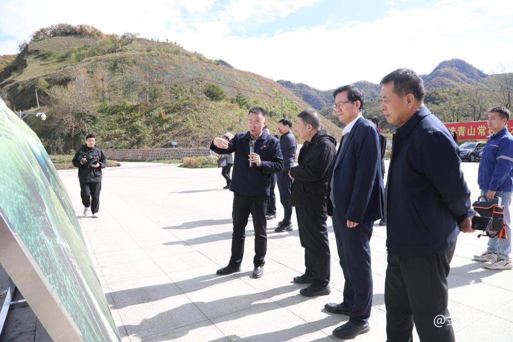 20241025-陕西省人大常委会深入矿山分公司开展《陕西省秦岭生态环境保护条例》贯彻实施情况进行执法检查 (1).JPG