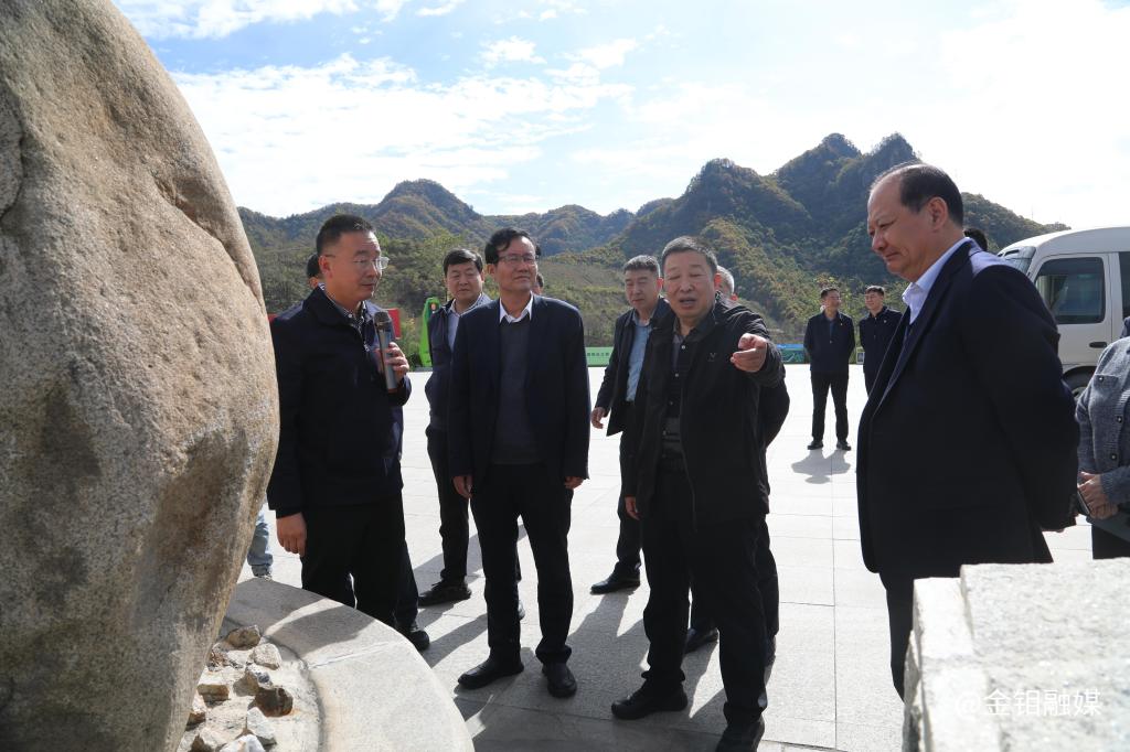 20241025-陕西省人大常委会深入矿山分公司开展《陕西省秦岭生态环境保护条例》贯彻实施情况进行执法检查 (3).JPG