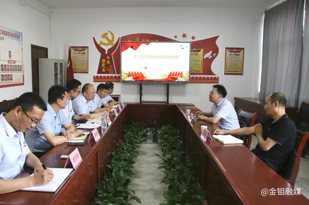 20250522-马总考察技校 (1).JPG