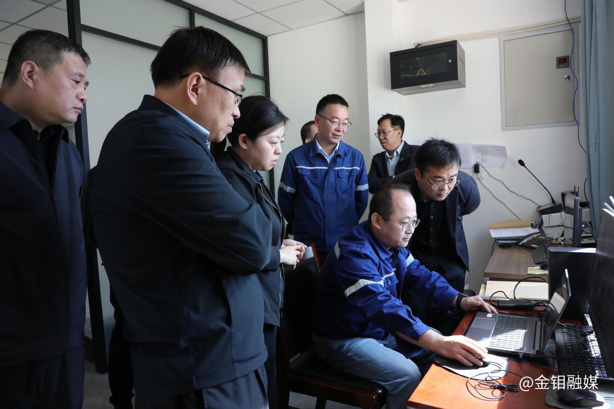 20261005-守牢安全底线!省应急管理厅深入金钼股份矿山分公司开展矿山安全生产督导检查 (5).JPG