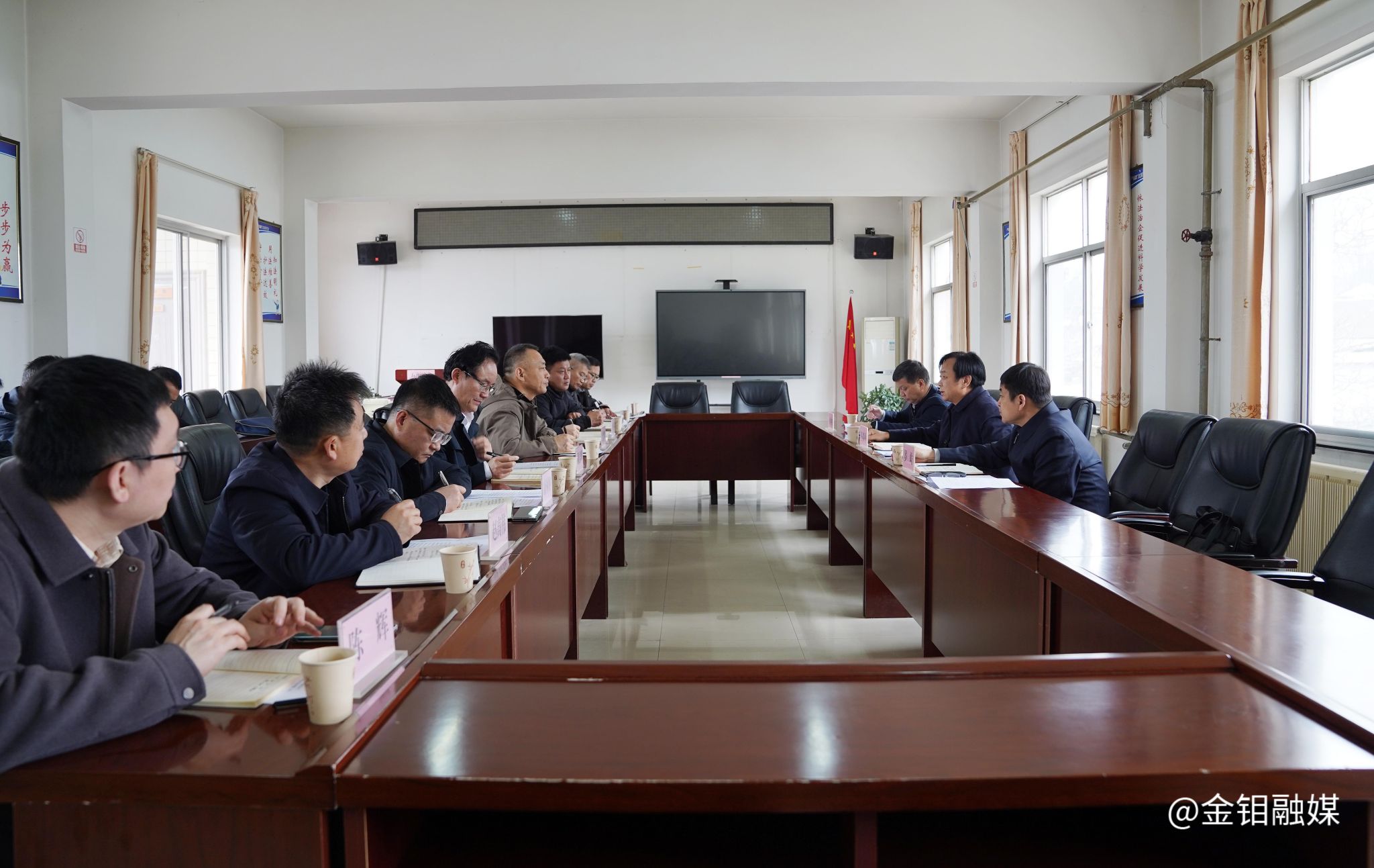 20260317-省国资委党委副书记马多平到五洲矿业调研 (2).jpg