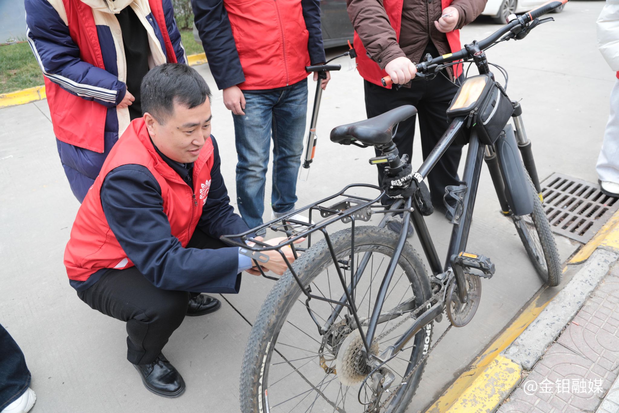 20260227-自行车充气.JPG